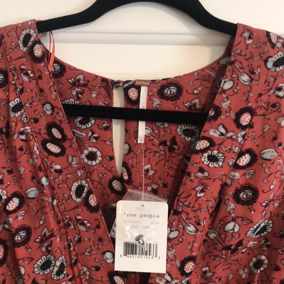 Free People Jumpsuit. New with tags,extra button still attached! - Picture 2 of 4